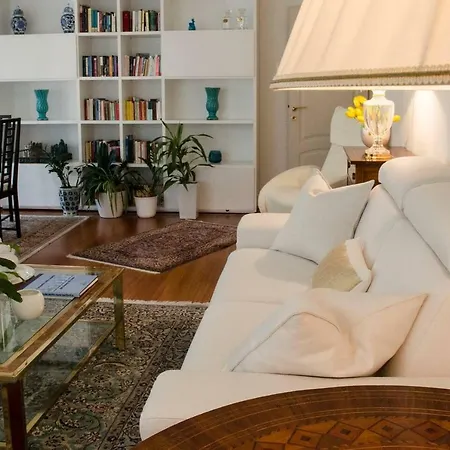 Hintown Classic Charming كومو